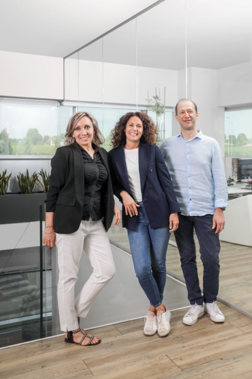 ADMINISTRATION AND CONTROLLING